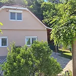 Vizparti Nyaralo