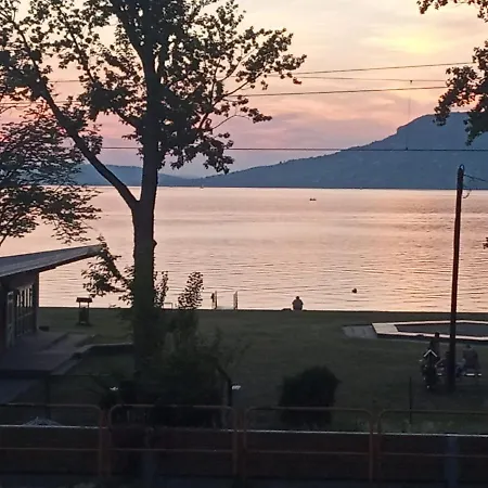 Vizparti Nyaralo Vakantiehuis *