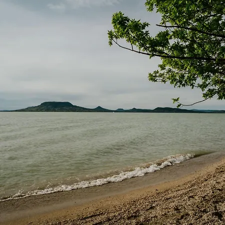 Vizparti Nyaralo Vakantiehuis *