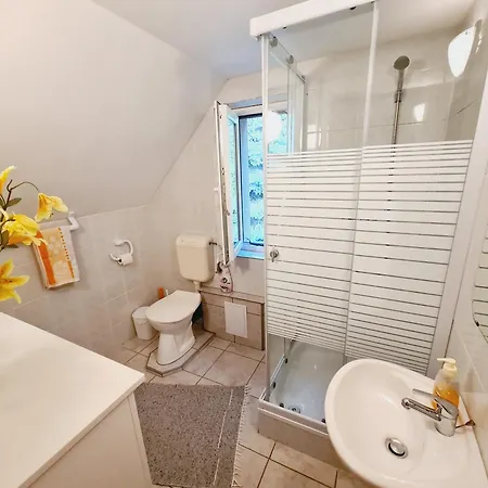 Vizparti Nyaralo Feriehus *