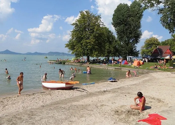 Holiday home Vizparti Nyaralo