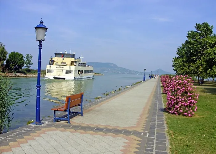 Holiday home Vizparti Nyaralo *